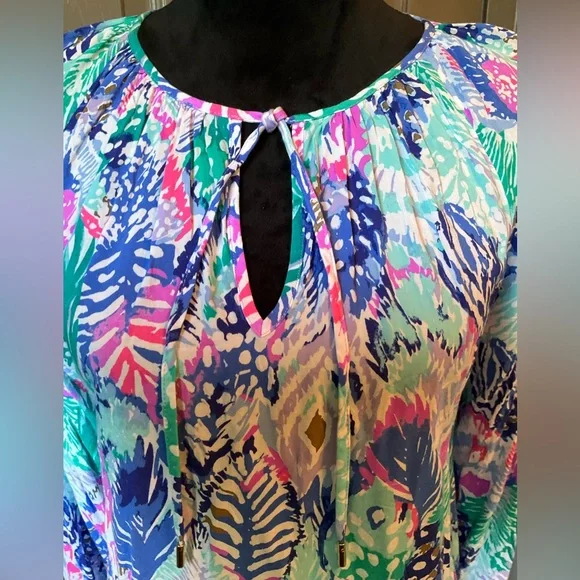 Lilly Pulitzer medium long sleeve top in bright colors and print - Picture 3 of 6